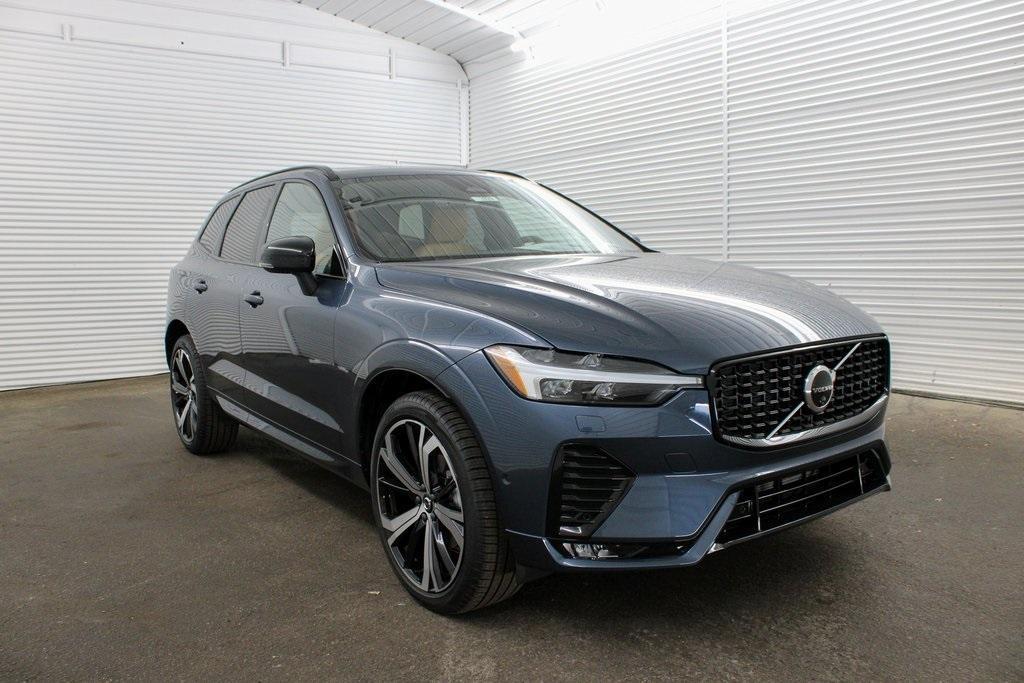 new 2025 Volvo XC60 car, priced at $60,660