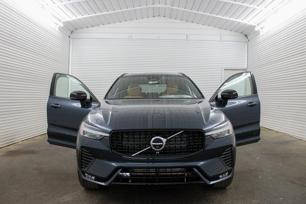new 2025 Volvo XC60 car, priced at $60,660