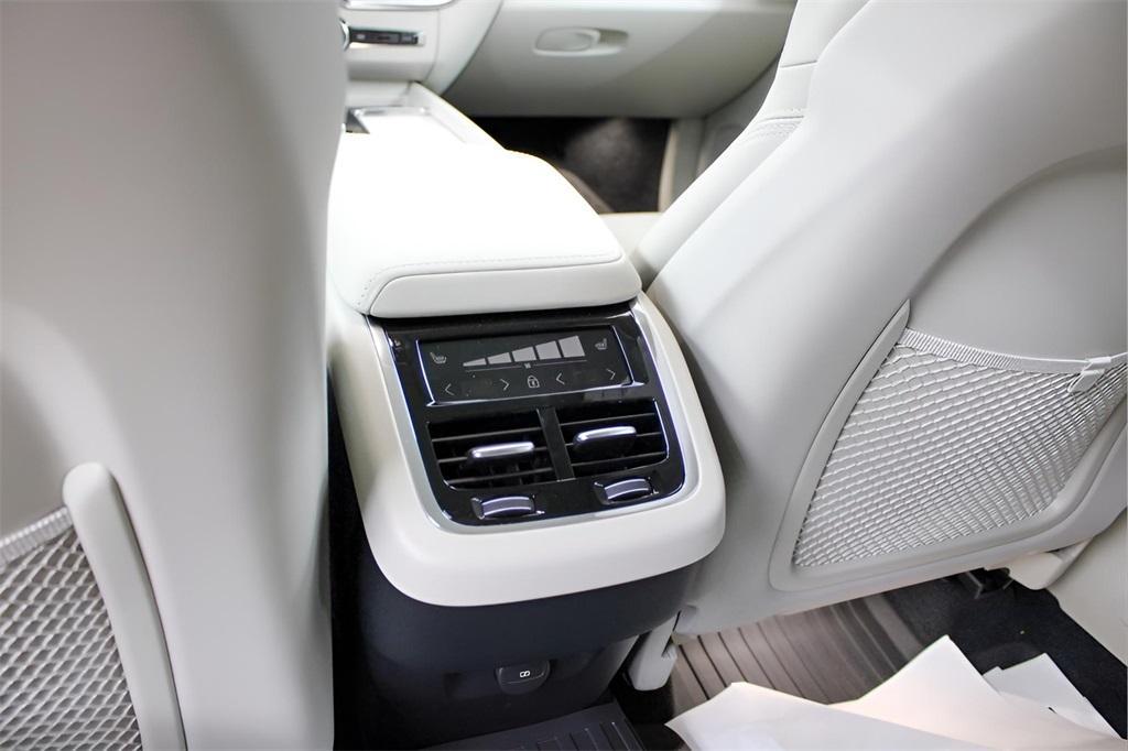 new 2026 Volvo XC60 car, priced at $63,935