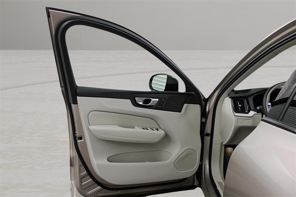 new 2026 Volvo XC60 car, priced at $63,935