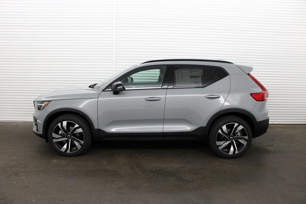 new 2025 Volvo XC40 car, priced at $50,595