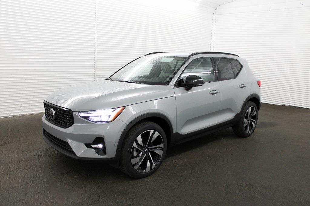 new 2025 Volvo XC40 car, priced at $50,595