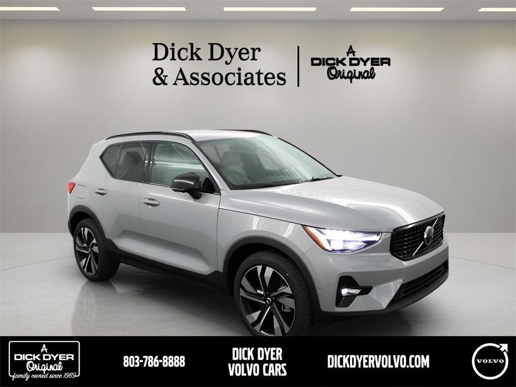 new 2025 Volvo XC40 car, priced at $50,595