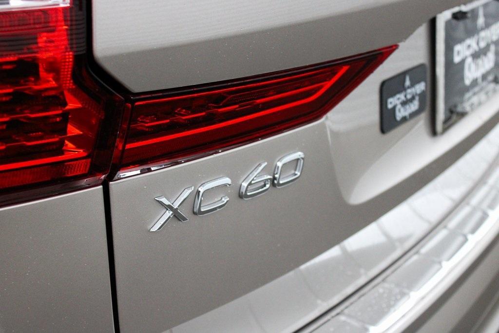 new 2025 Volvo XC60 car, priced at $59,910