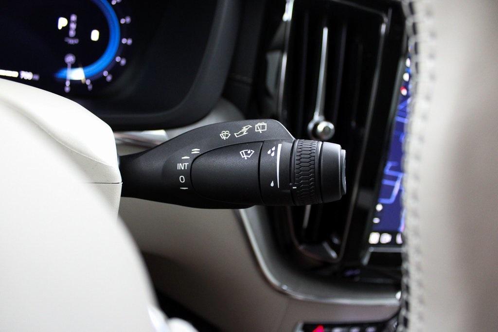 new 2025 Volvo XC60 car, priced at $59,910