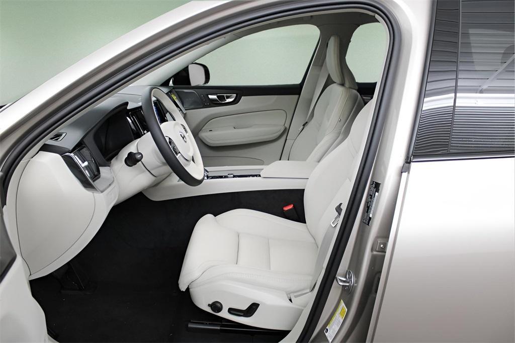 new 2025 Volvo XC60 car, priced at $59,910