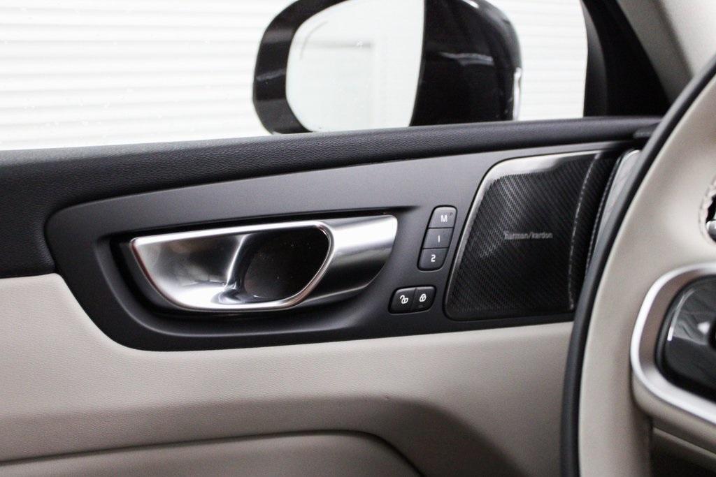 new 2025 Volvo XC60 car, priced at $59,910