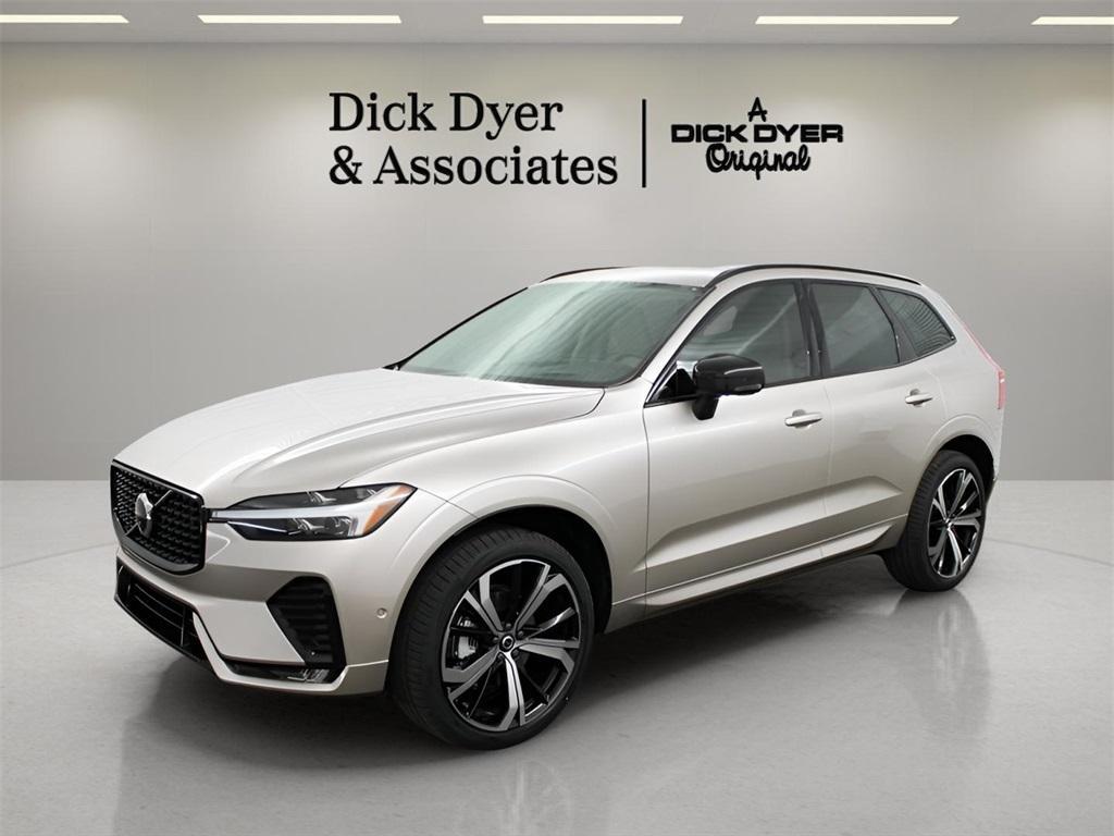 new 2025 Volvo XC60 car, priced at $59,910