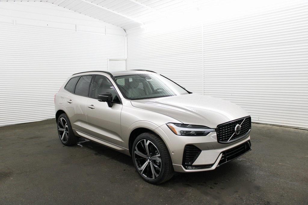 new 2025 Volvo XC60 car, priced at $59,910