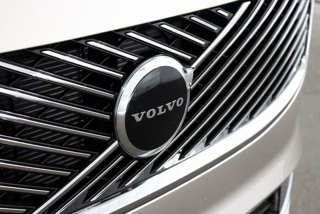 new 2025 Volvo XC90 car, priced at $60,995