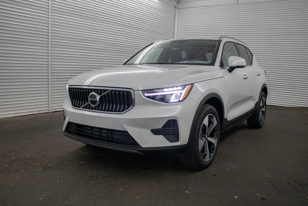 new 2025 Volvo XC40 car, priced at $45,465