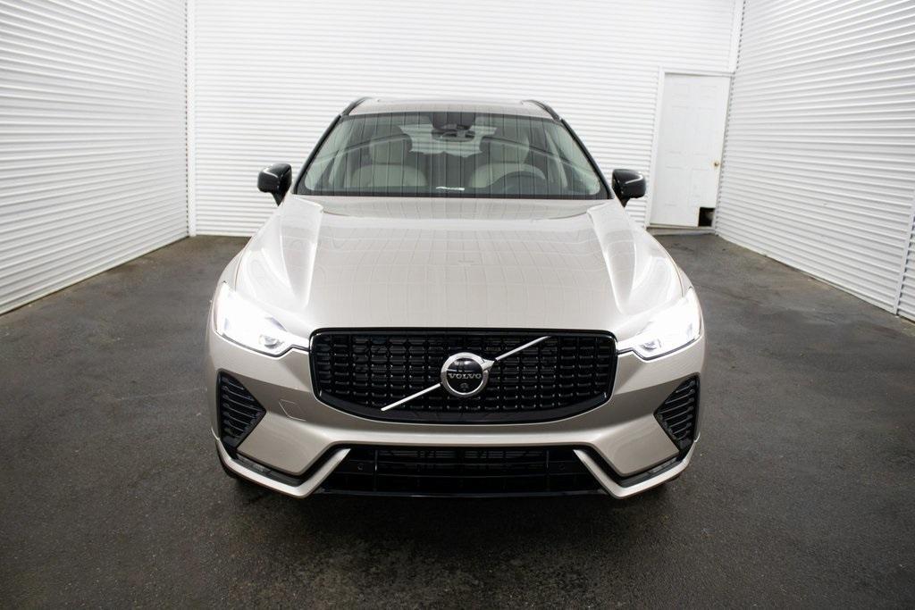 new 2025 Volvo XC60 car, priced at $54,585