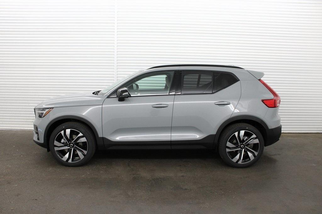 new 2025 Volvo XC40 car, priced at $51,565