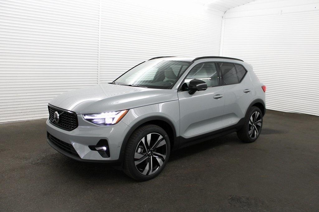 new 2025 Volvo XC40 car, priced at $51,565