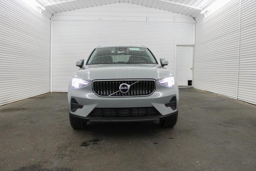 new 2025 Volvo XC40 car, priced at $45,465