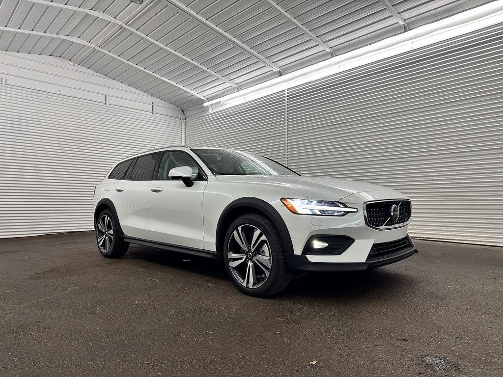 new 2025 Volvo V60 Cross Country car, priced at $54,225