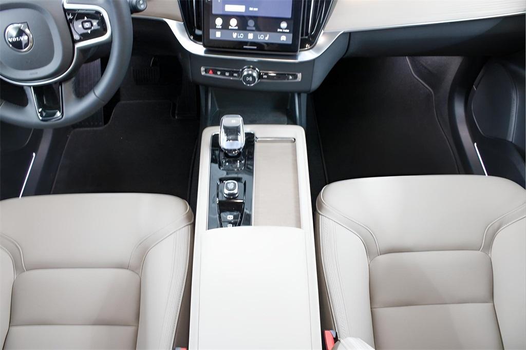 new 2026 Volvo XC90 car, priced at $71,825
