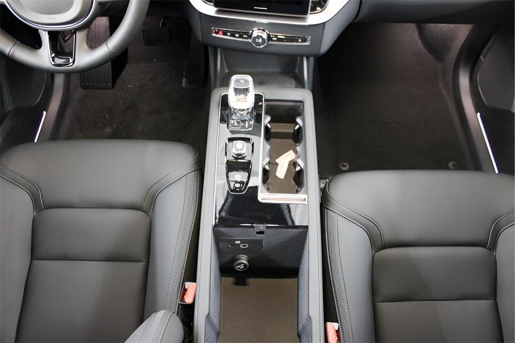 new 2025 Volvo XC90 car, priced at $69,155