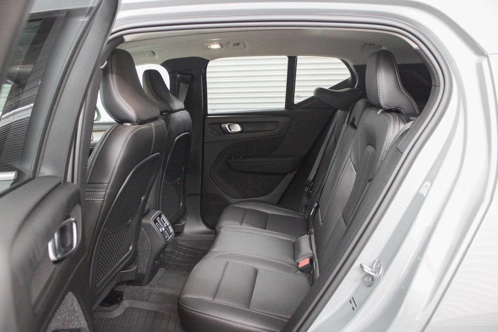 new 2025 Volvo XC40 car, priced at $45,485