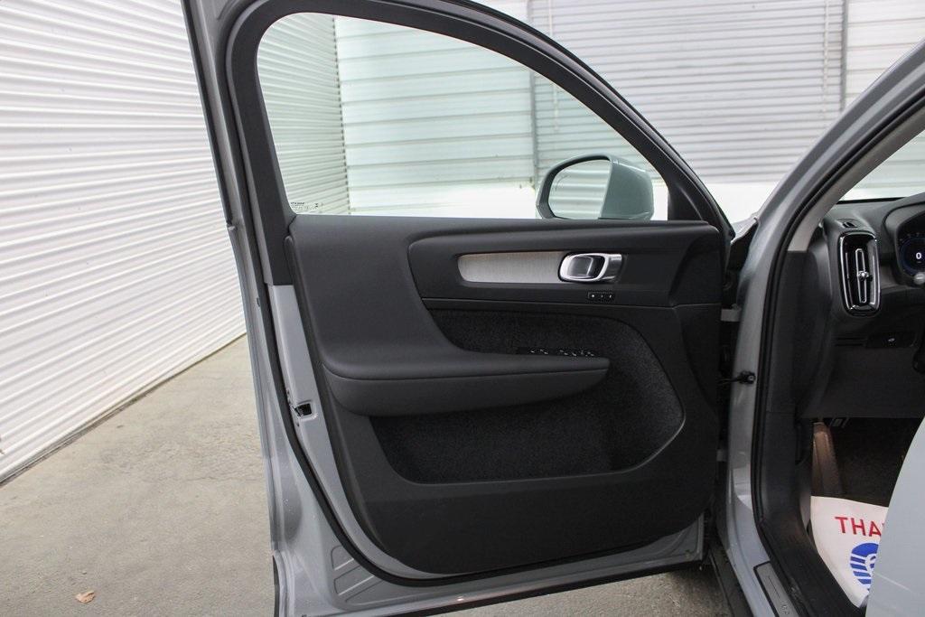 new 2025 Volvo XC40 car, priced at $45,485
