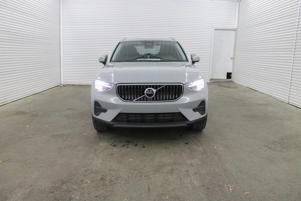 new 2025 Volvo XC40 car, priced at $45,485