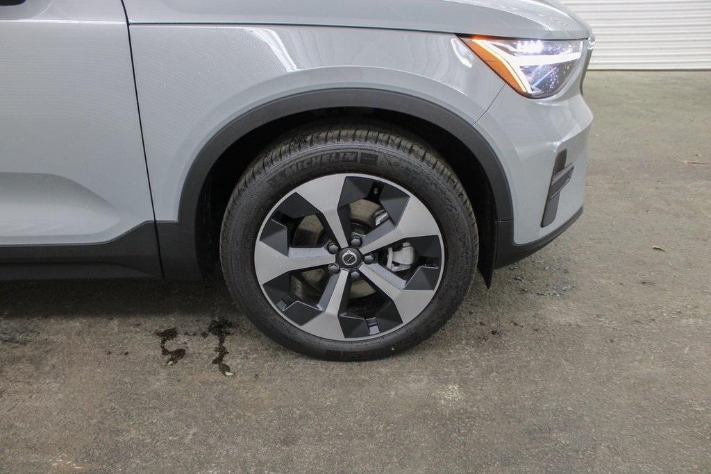 new 2025 Volvo XC40 car, priced at $45,485