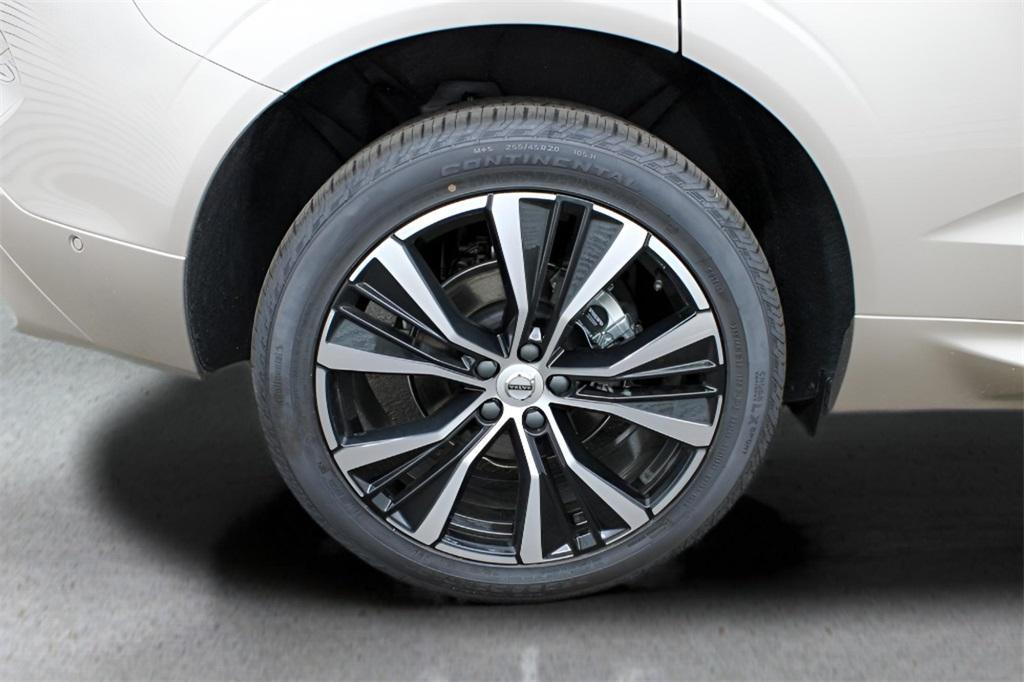 new 2025 Volvo XC60 car, priced at $55,360