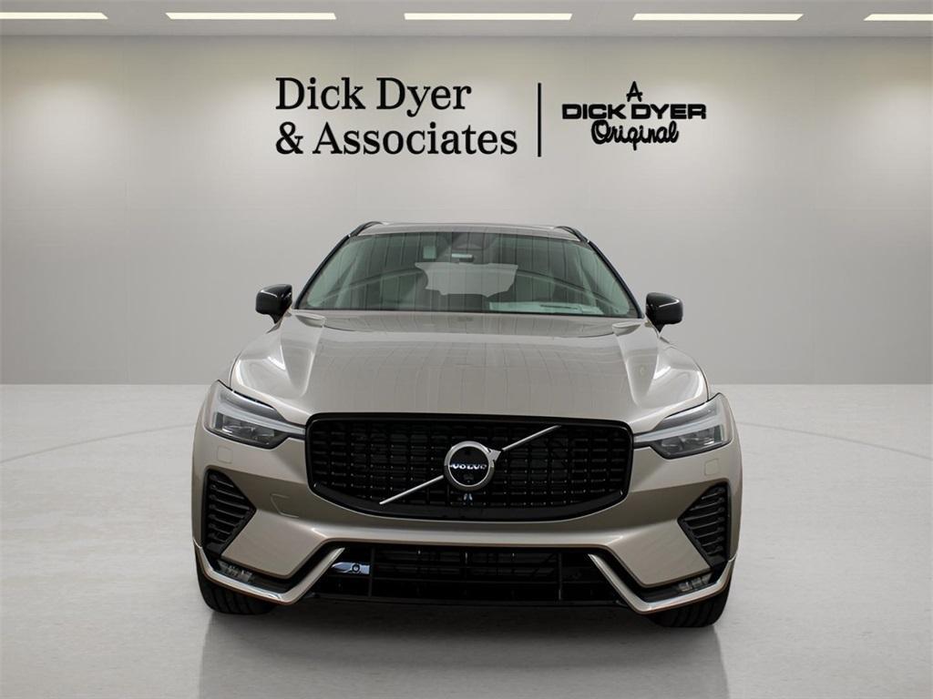 new 2025 Volvo XC60 car, priced at $55,360