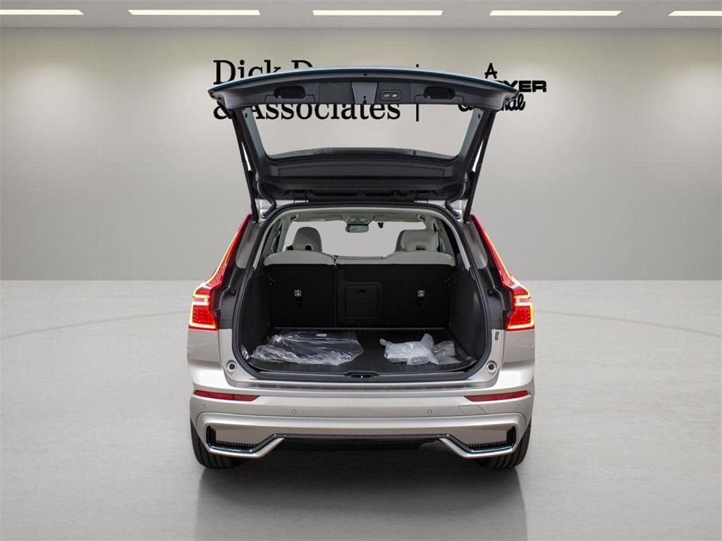 new 2025 Volvo XC60 car, priced at $55,360