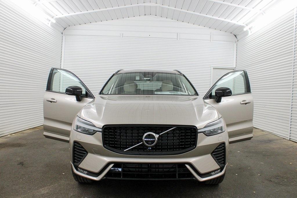 new 2025 Volvo XC60 car, priced at $55,360