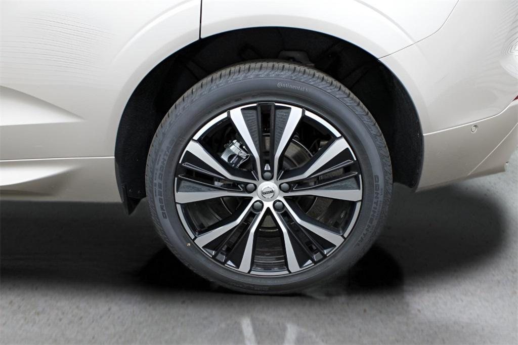 new 2025 Volvo XC60 car, priced at $55,360