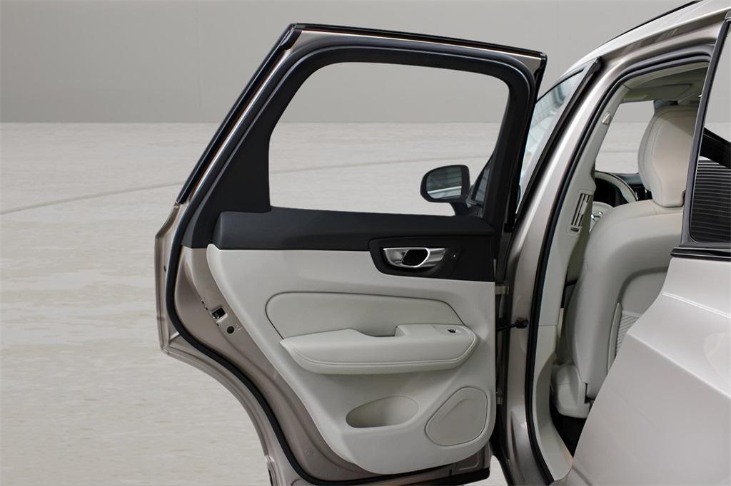 new 2025 Volvo XC60 car, priced at $55,360