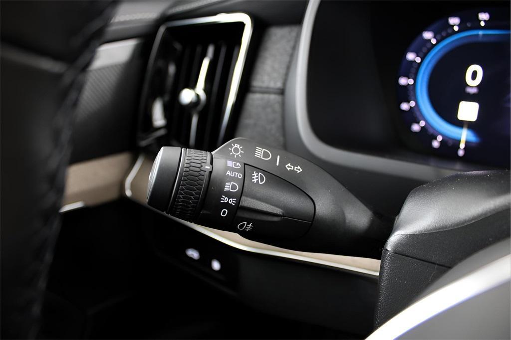 new 2025 Volvo XC90 Plug-In Hybrid car, priced at $78,805