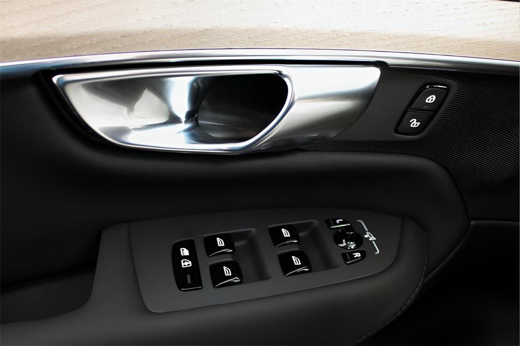 new 2025 Volvo XC90 Plug-In Hybrid car, priced at $78,805