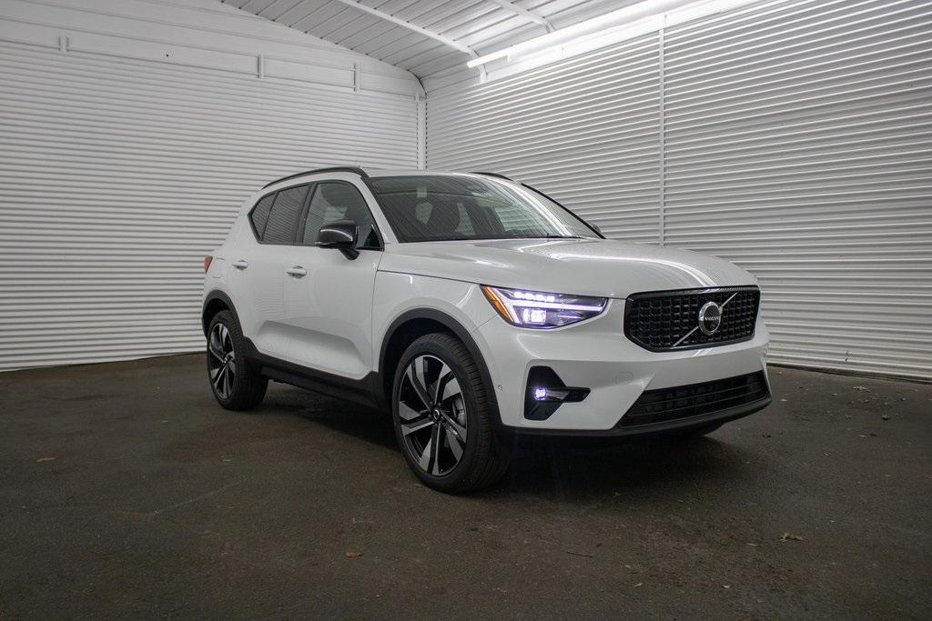 new 2025 Volvo XC40 car, priced at $48,620