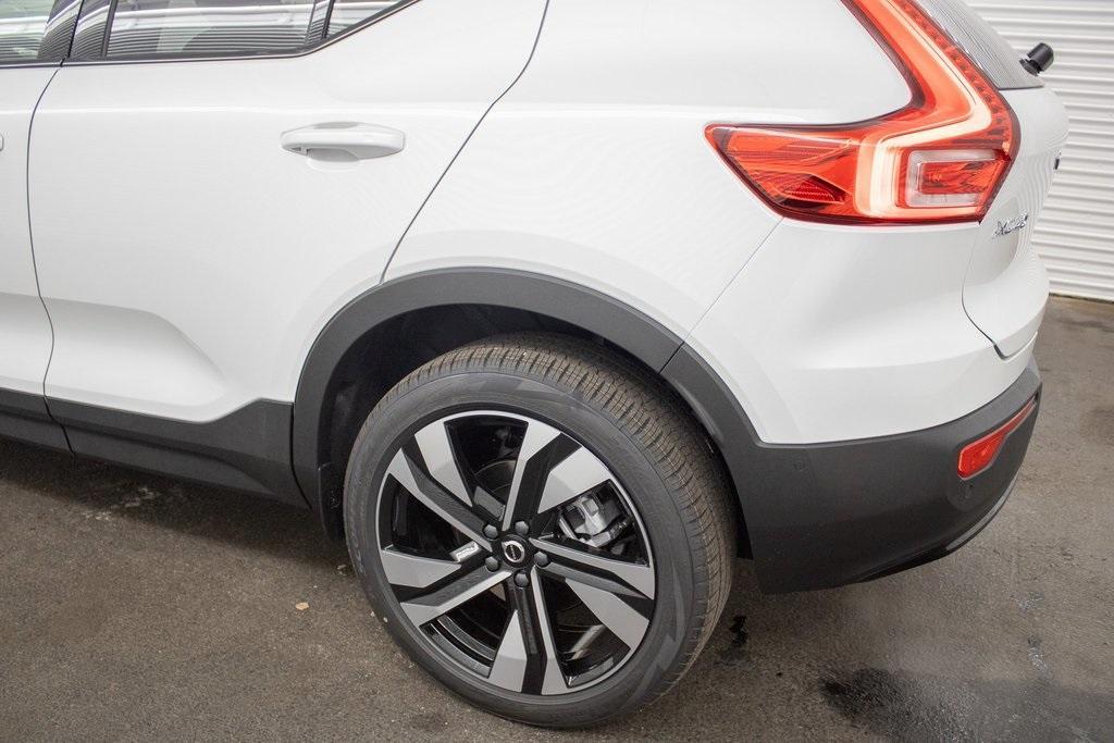 new 2025 Volvo XC40 car, priced at $48,620