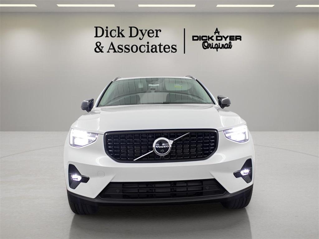 new 2025 Volvo XC40 car, priced at $48,620