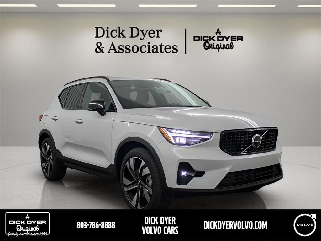 new 2025 Volvo XC40 car, priced at $48,620