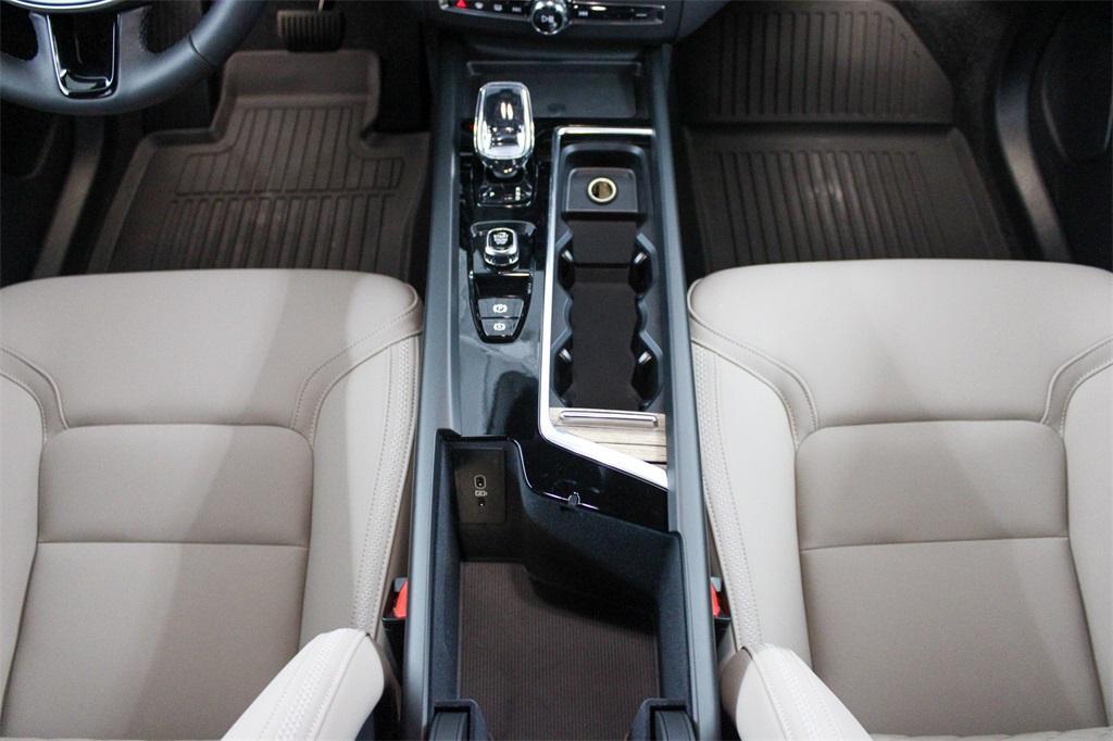 new 2026 Volvo XC60 car, priced at $57,985