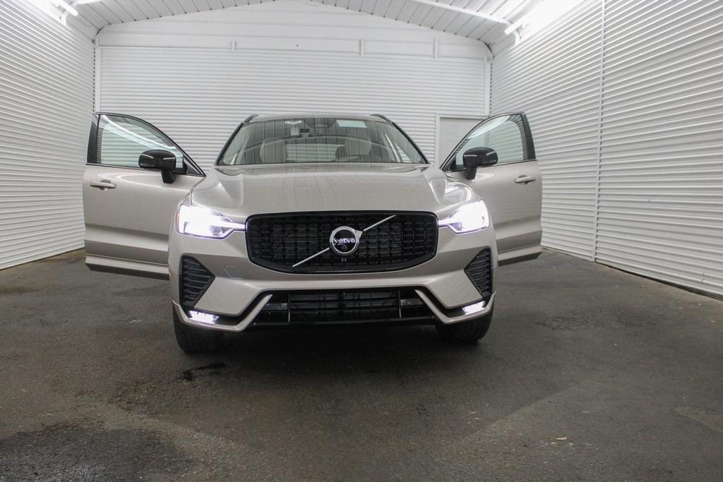 new 2025 Volvo XC60 car, priced at $54,585