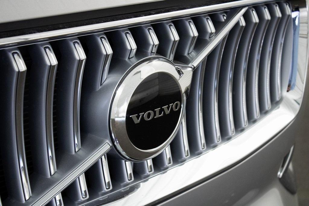 new 2025 Volvo XC90 car, priced at $58,695