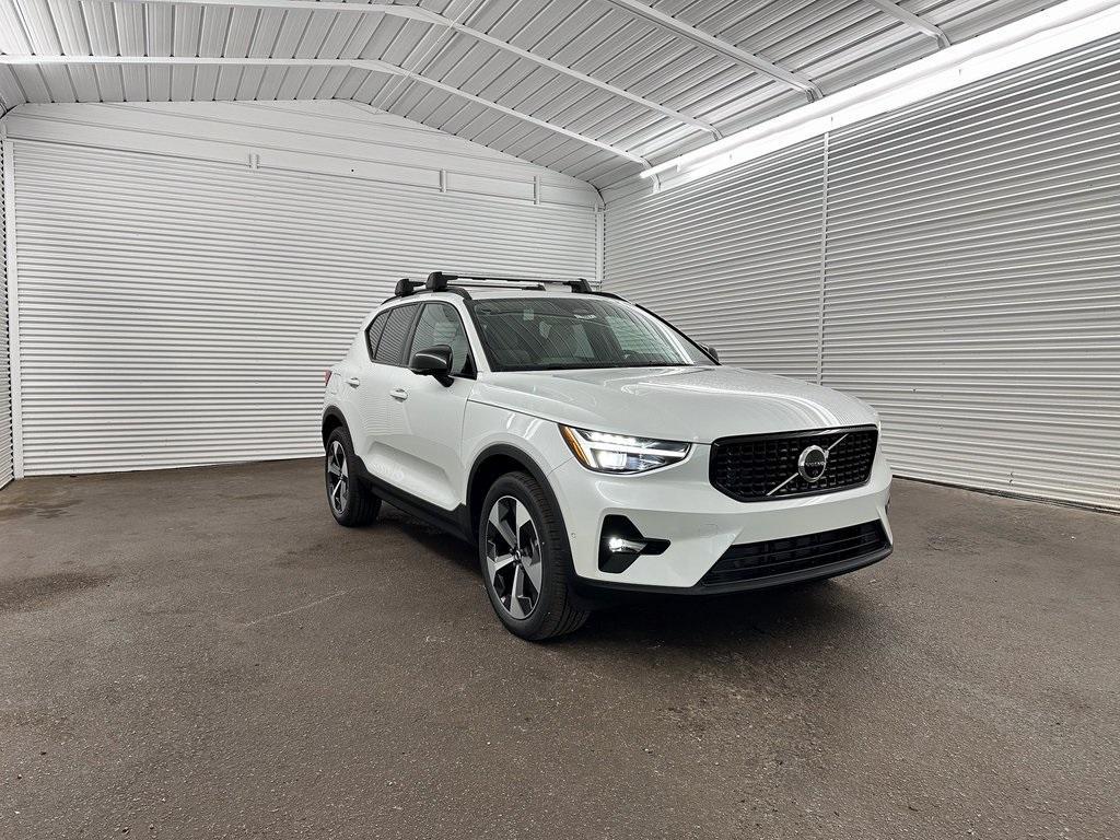 new 2025 Volvo XC40 car, priced at $48,225