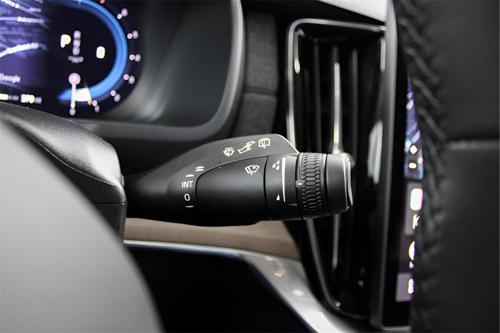 new 2025 Volvo XC90 car, priced at $66,895