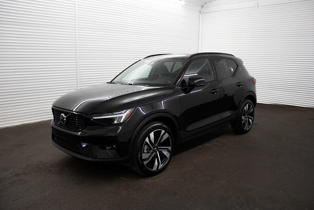 new 2024 Volvo XC40 car, priced at $49,420