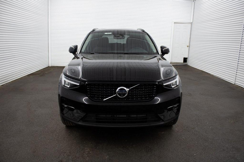 new 2024 Volvo XC40 car, priced at $49,420