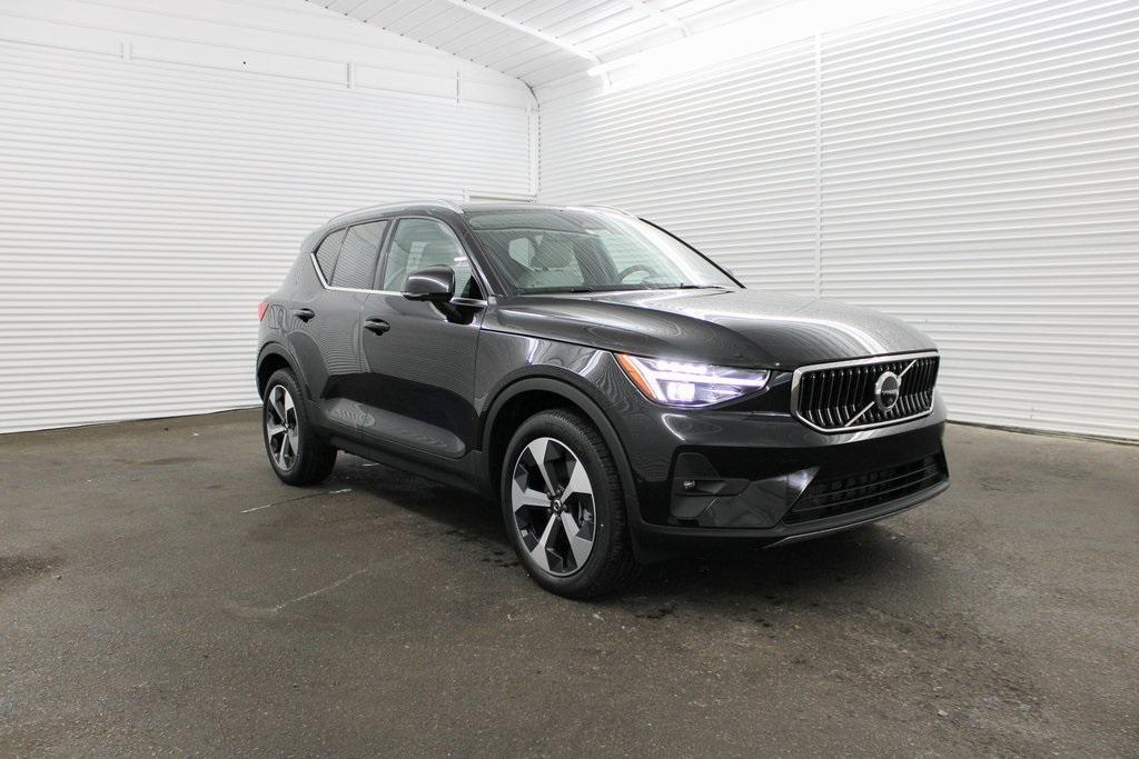 new 2025 Volvo XC40 car, priced at $47,765