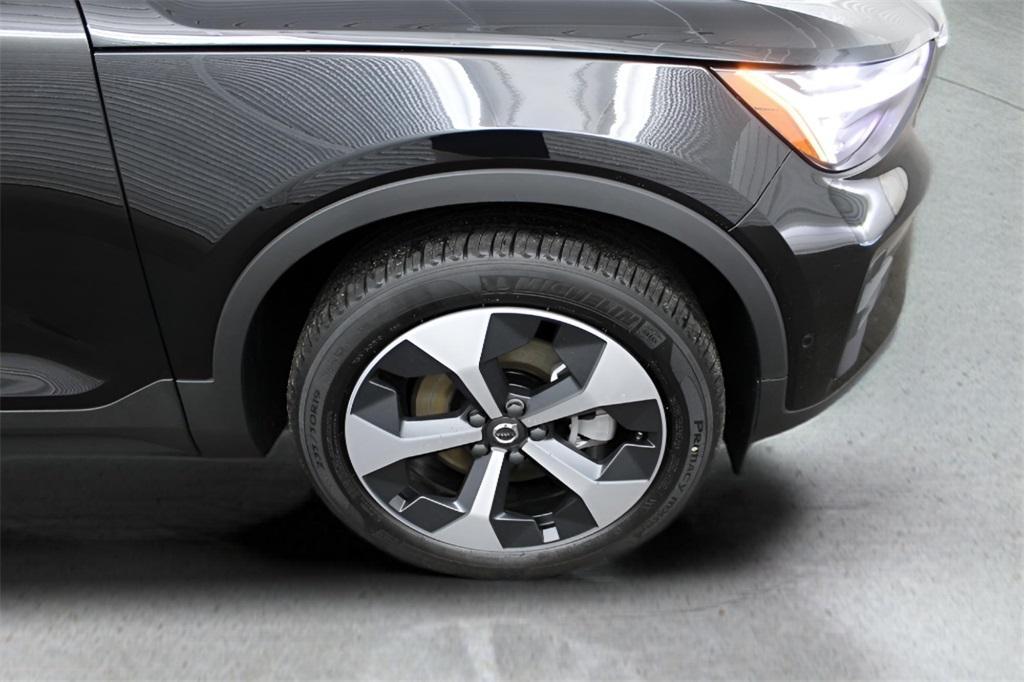 new 2025 Volvo XC40 car, priced at $47,765