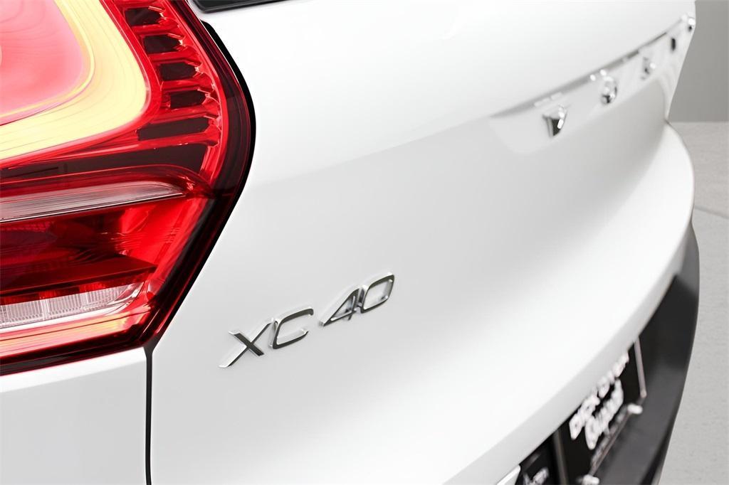 new 2025 Volvo XC40 car, priced at $45,465