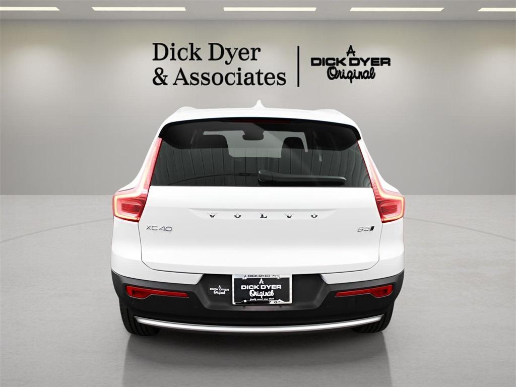 new 2025 Volvo XC40 car, priced at $45,465