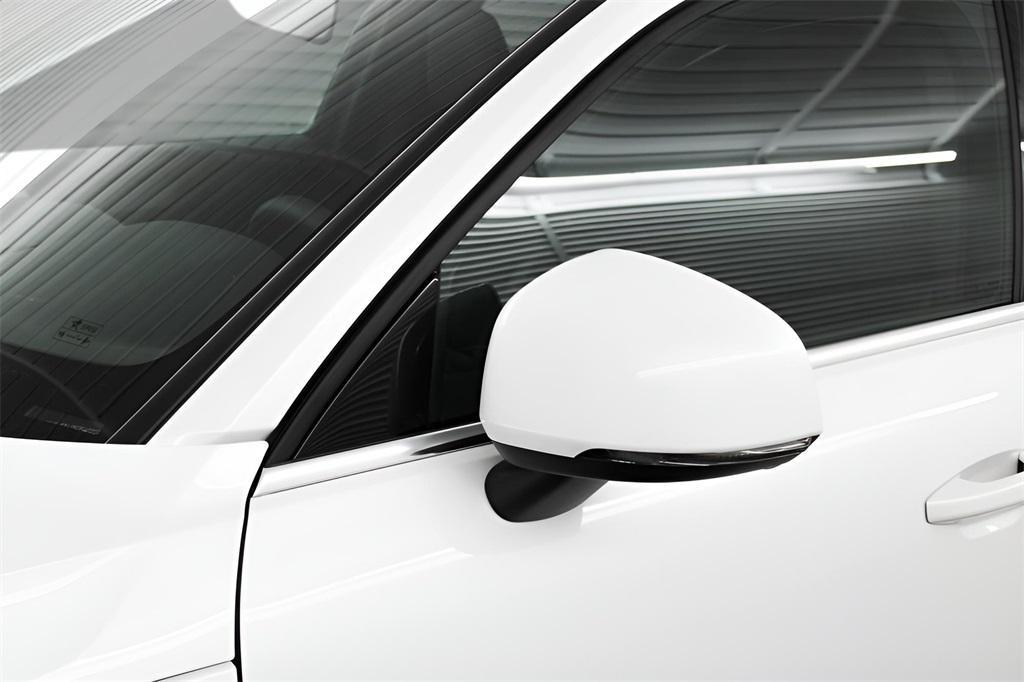 new 2025 Volvo XC40 car, priced at $45,465